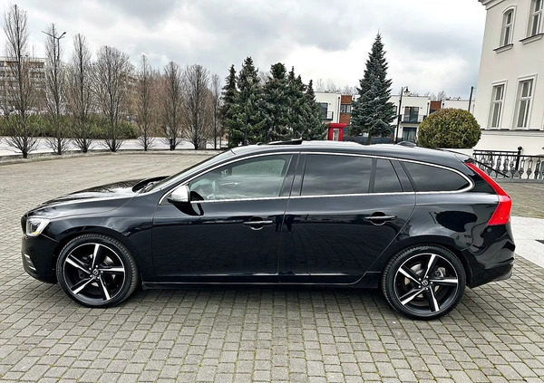 Volvo V60 cena 63900 przebieg: 178000, rok produkcji 2015 z Swarzędz małe 781